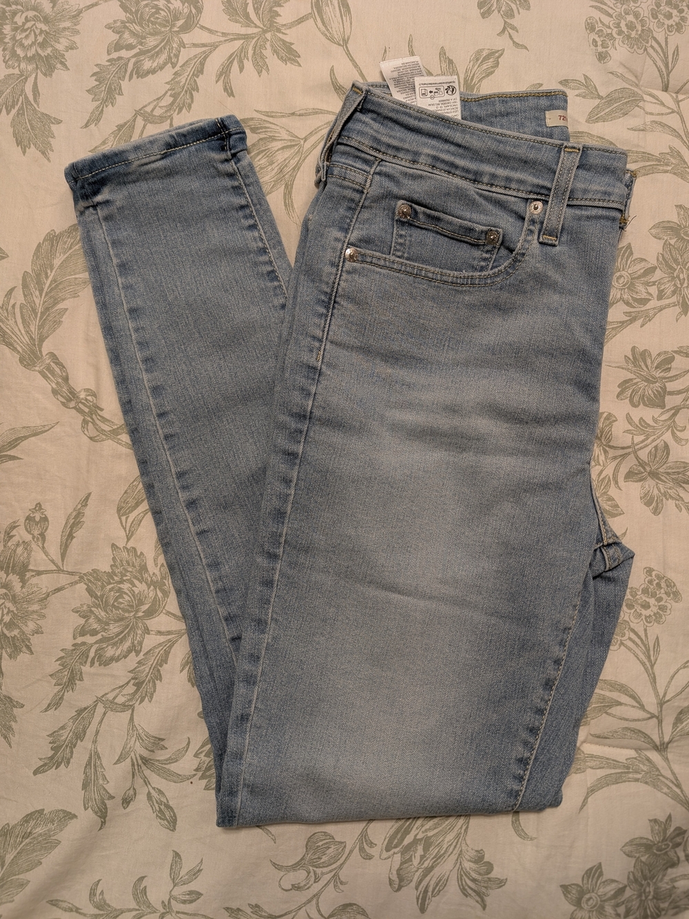 Levi's Women's Light Wash 721 High Rise Skinny Jeans